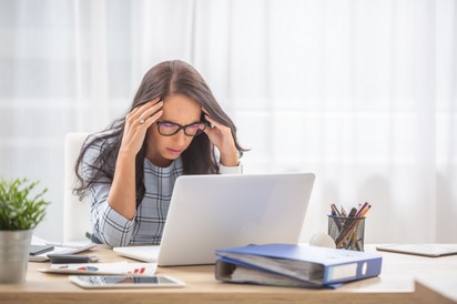 Gyakran van migrénem, ha stressz ér, ezen segít a B12? Az orvos válaszol