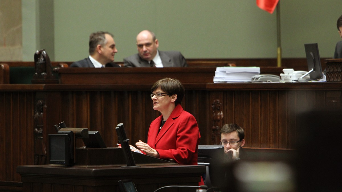 Harmonogram prac nad przygotowaniem e-podręczników musi zostać dotrzymany i będzie dotrzymany - zapewniła minister edukacji Krystyna Szumilas. Zgodnie z wcześniejszymi zapowiedziami MEN prototypy pierwszych e-podręczników do matematyki będą zaprezentowane w 2013 r.