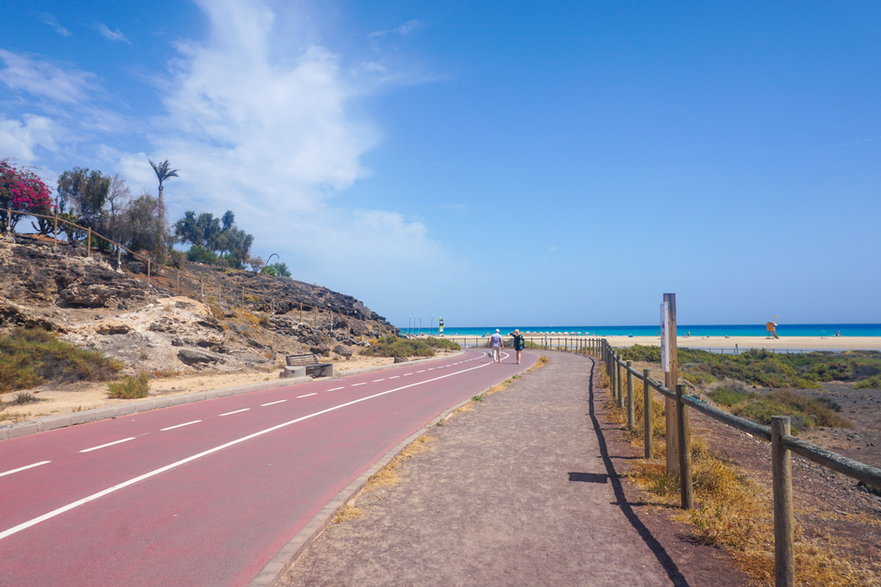 Ścieżka rowerowa niedaleko plaży Morro Jable, Fuerteventura 