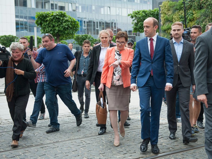 Trudne pytanie młodego człowieka. A Kopacz? Odchodzi