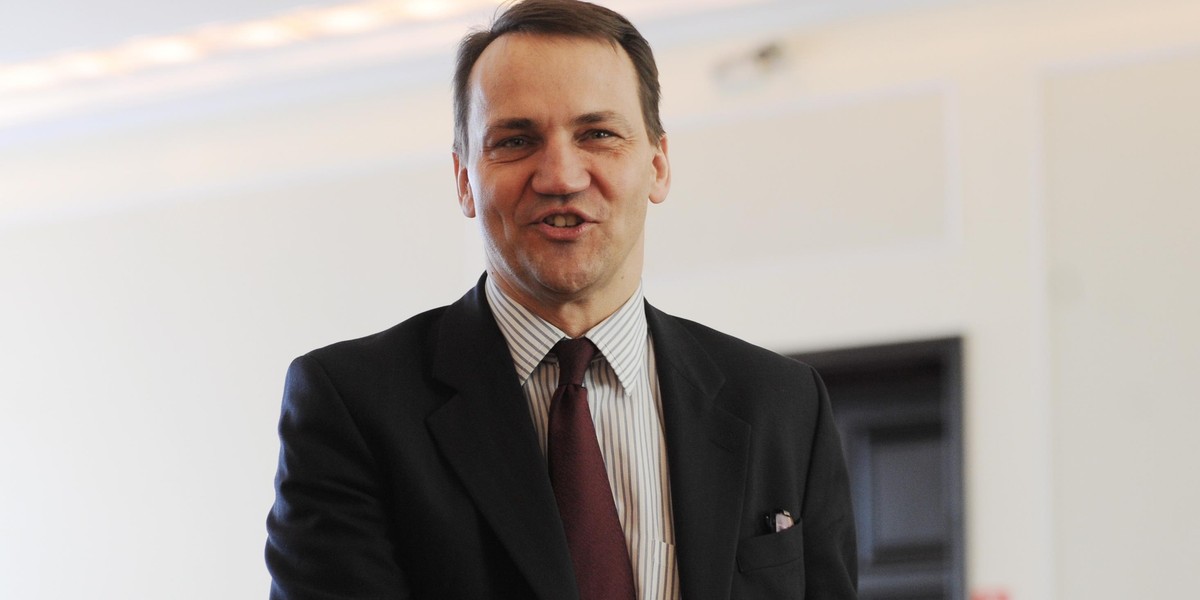 Sikorski szokuje! Twierdzi, że Smoleńsk to wina Kaczyńskiego