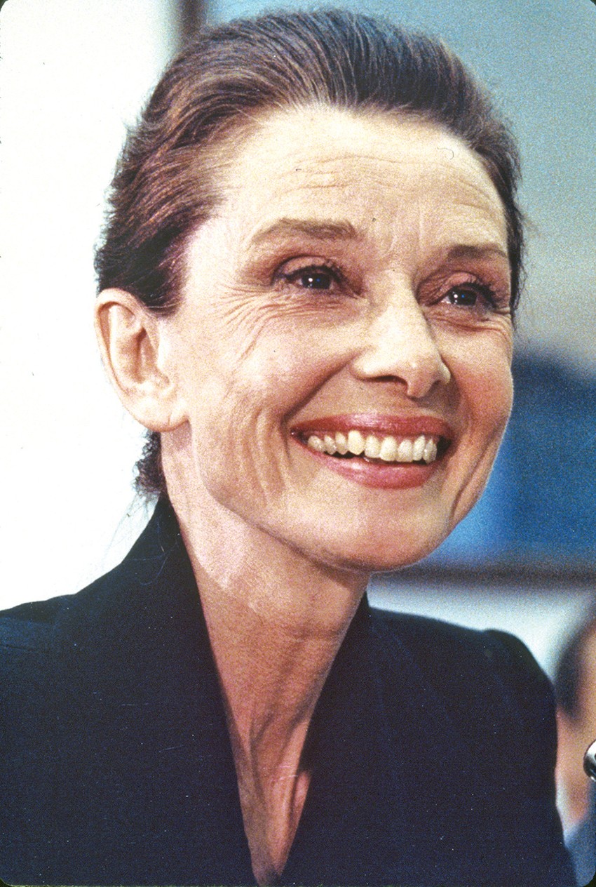 Glumica se bavila i humanitarnim radom, sarađivala je i s Unicefom i godinama je pomagala deci u Africi i Azijiodri je poznata po vitkoj liniji koja je krila mračnu tajnu. Razbolela se od anemije, a zbog neuhranjenosti se njen metabolizam promenio