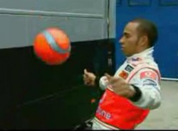 Zobacz żonglerkę &agrave; la Hamilton