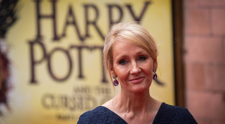 Jön J.K. Rowling eltitkolt sorozata - Méghozzá a sötétebb fajtából...