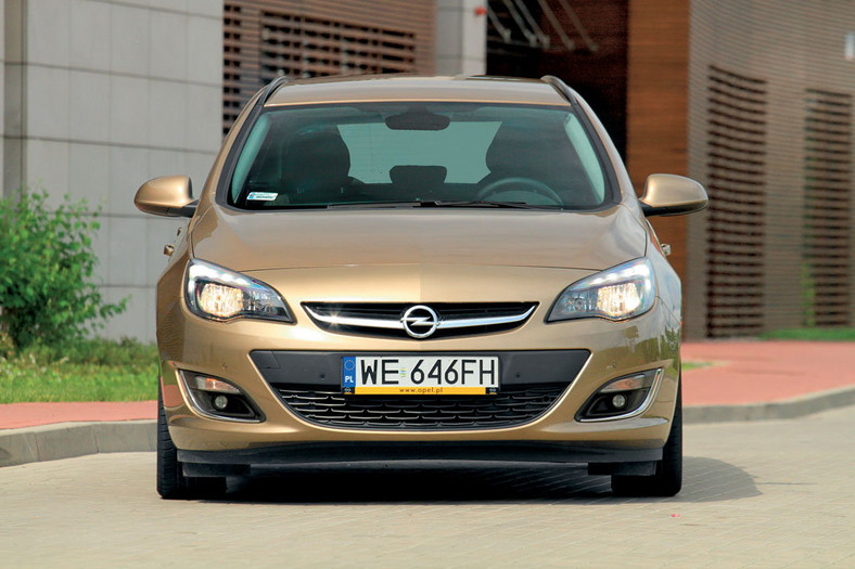 Opel Astra - Ceny części do naprawy auta po stłuczce (w ASO)