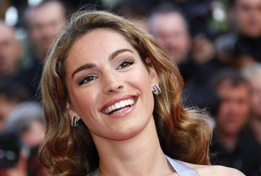 Duże piersi Kelly Brook przeszkodziły jej w wielkiej karierze