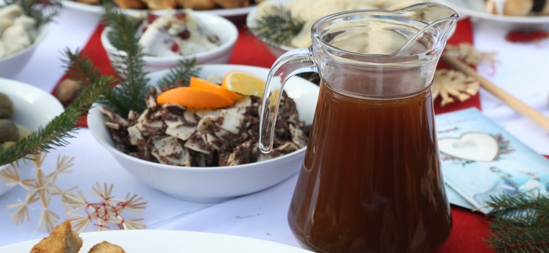 Kompot z suszu wychodzi gorzki? Dodaj ten składnik, a posmakuje nawet dzieciom