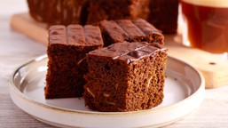 ciasto piernikowe z jabłkami. idealna na spotkania przed świętami