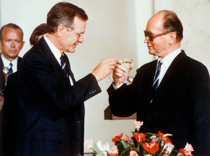 George H. W. Bush z Wojciechem Jaruzelskim u progu transformacji - w lipcu 1989