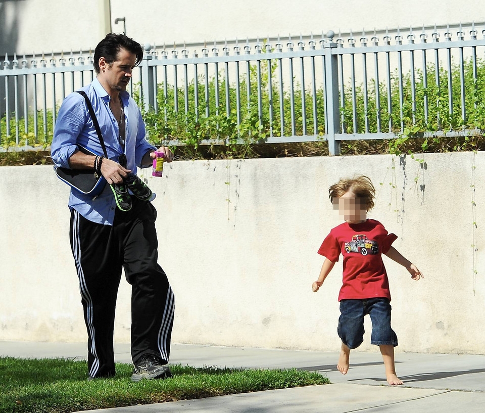 Colin Farrell na spacerze z synkiem