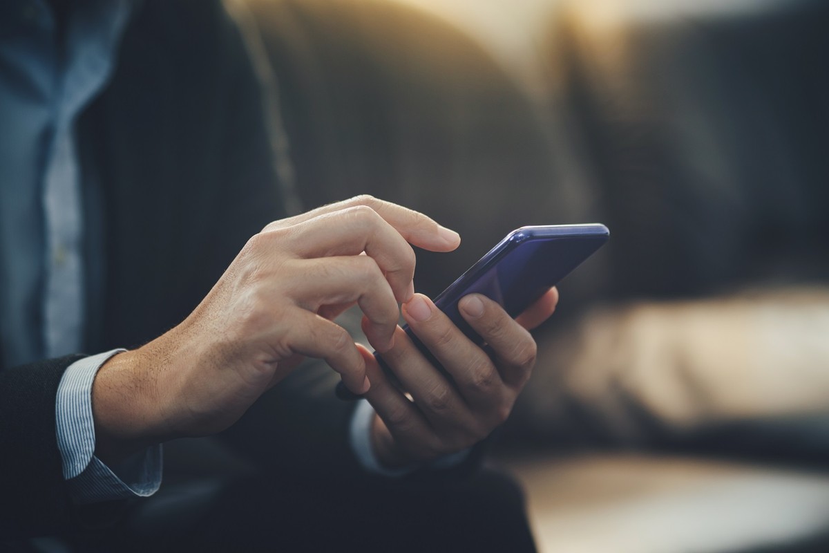 Polskie przepisy nakazujące telekomom przechowywanie przez 12 miesięcy danych o tym, kto do kogo dzwonił, kto do kogo wysyłał wiadomości i gdzie w danym momencie się znajdował, są sprzeczne z prawem unijnym