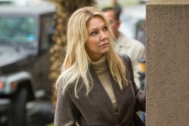 Bila je NAJSLAĐA holivudska plavuša, ali i SKANDAL MAJSTOR, a nije ni znala da stane s OPERACIJAMA! Dečku odgrizla nos, opirala se hapšenju, pa završila na psihijatriji! Sutra puni 63 i danas ovako izgleda - svi su u šoku