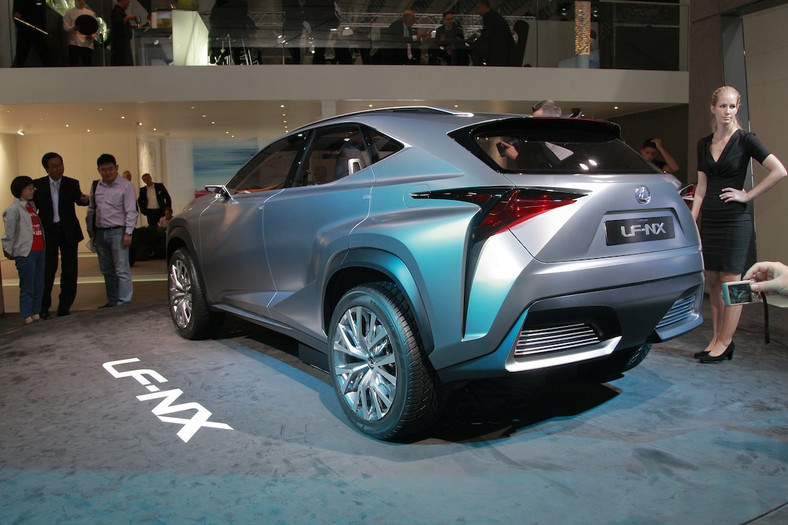 Lexus na IAA 2013: futurystyczny crossover