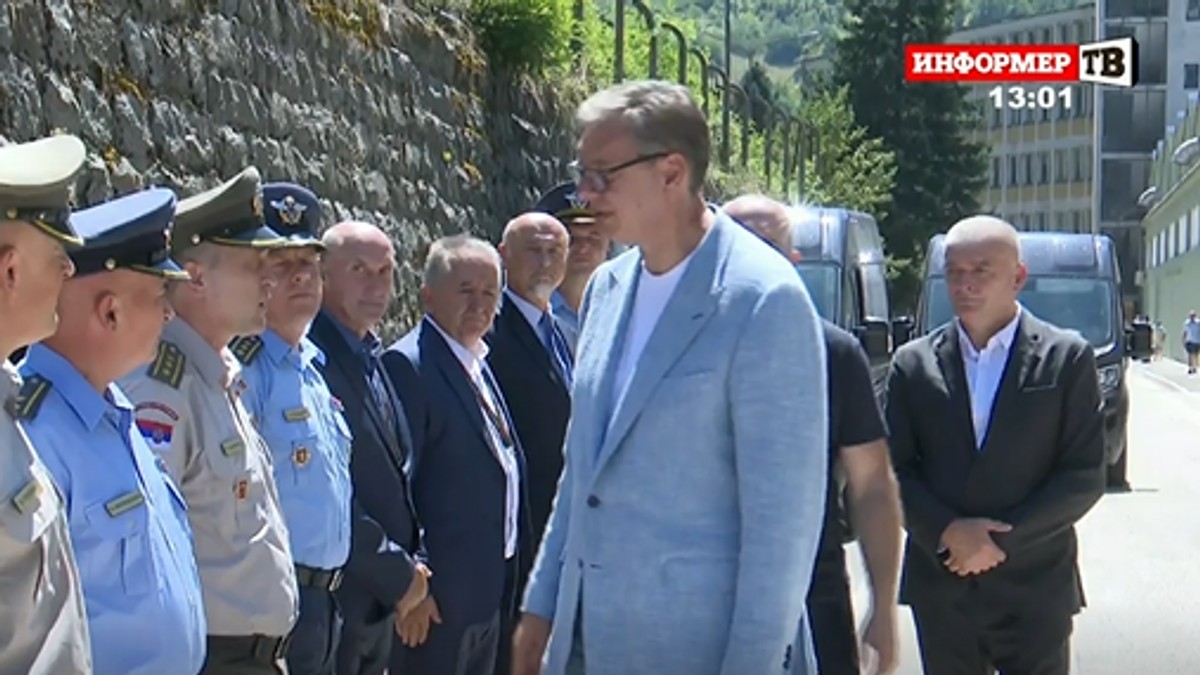 Vučić obilazi FAP