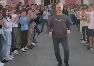 Odlazak profesora fizičkog vaspitanja Miljko Rajičić 