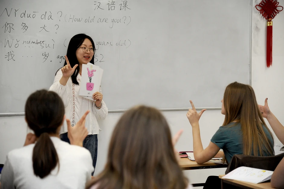 Objašnjavanje i rukama