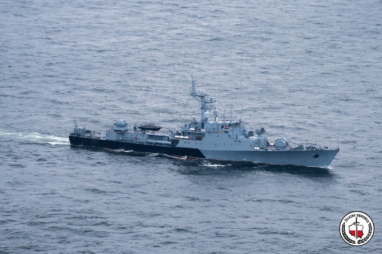 Okrętom wojennym NATO przybywa zadań