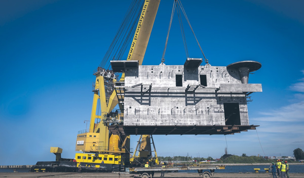 Transport elementów morskiej stacji elektroenergetycznej (OSS) dla projektu Baltic Power