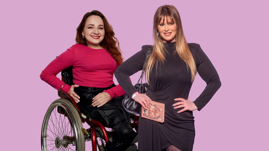 Király Linda kerekesszékben tette próbára énekhangját - Nézd meg a GLAMOUR Székfoglaló legújabb részét