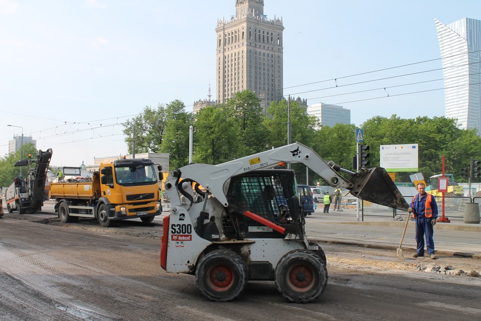 Marszałkowska zamknięta. Budują nową nawierzchnię jezdni