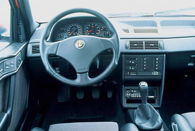 Alfa Romeo 155 (1992-1997)