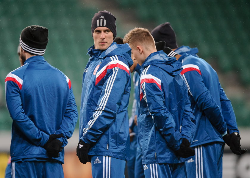 Legia- Ajax przy pustych trybunach. Milik zniesmaczony