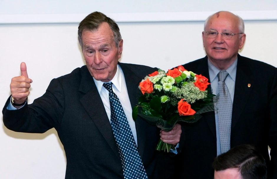 Džordž Buš stariji sa Mihailom Gorbačovom 2005.