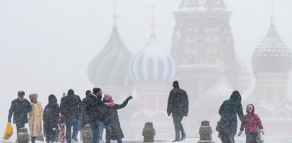 Rekordowe opady śniegu w Moskwie. "To jest alert wojenny"