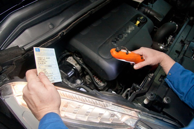 Dziennik.pl: Kiedyś popularne było przeszczepianie numerów VIN. Jak się ma sytuacja tej 'starej' szkoły?