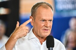 Tusk pozwany w trybie wyborczym. Jest decyzja sądu