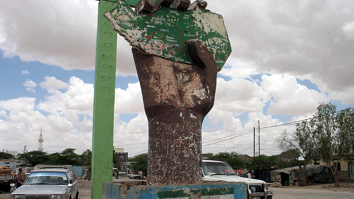 Od ponad dwóch dekad Republika Somalilandu stanowi stabilne, względnie demokratyczne pańtwo w Rogu Afryki, które jednak nie jest uznawane przez żaden kraj na świecie. Niektórzy mieszkańcy byłej brytyjskiej kolonii liczą na poparcie ze strony… Polaków.