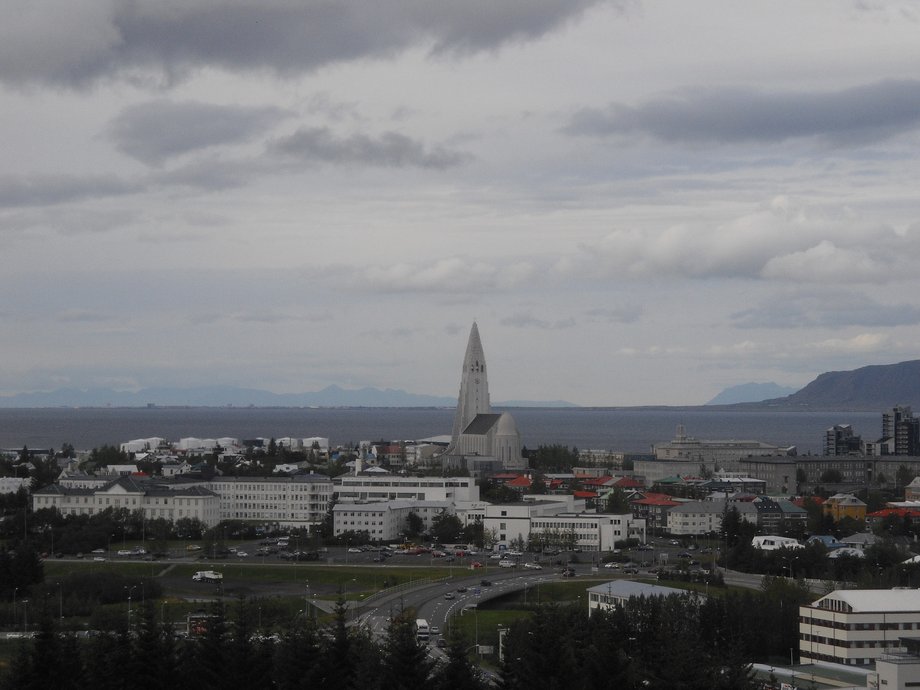 3. Islandia. Najważniejszym czynnikiem w ocenie tego kraju jest wsparcie socjalne. Tu także padł największy odsetek pozytywnych odpowiedzi na pytanie, czy ma się kogoś, na kim można polegać w kryzysowych sytuacjach.