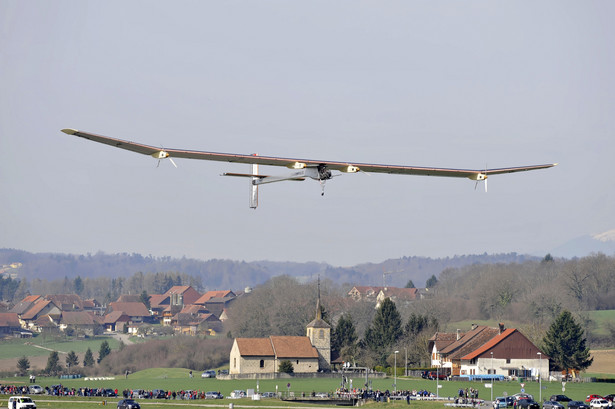 Napędzany energią słoneczną samolot Solar Impulse.