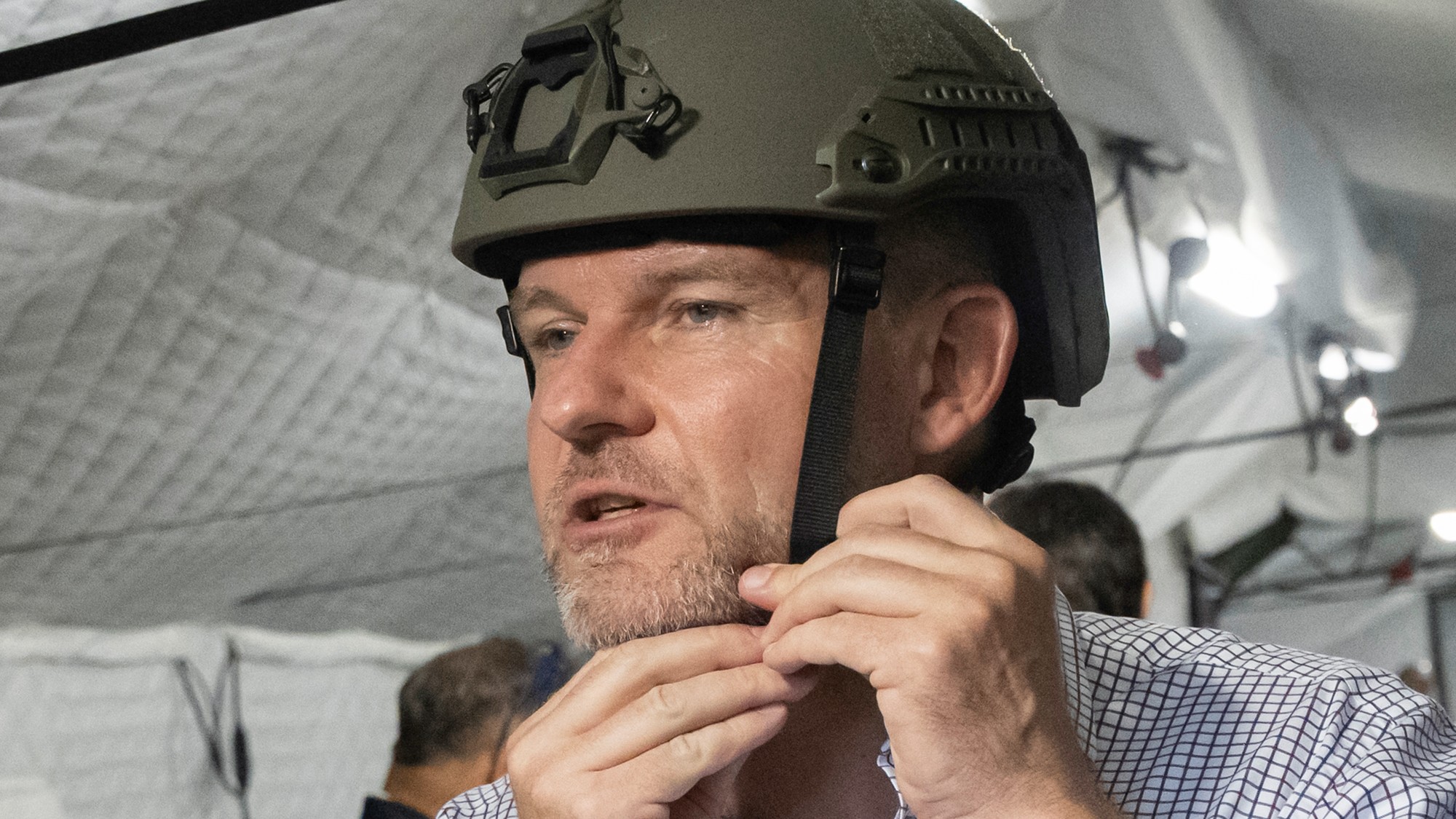 Peter Pellegrini prechádza vojenským výcvikom.