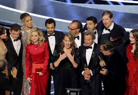 Niskobudżetowy czarny koń wygrywa Oscary 2022. "CODA" najlepszym filmem roku [lista]