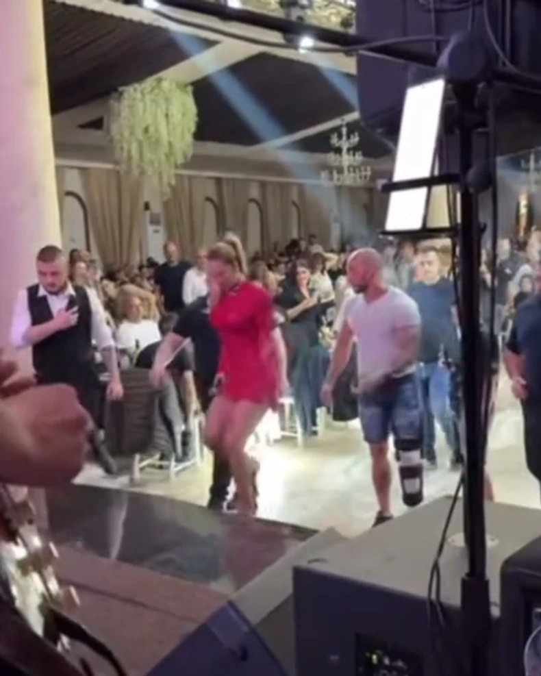 Dečko Tee Tairović