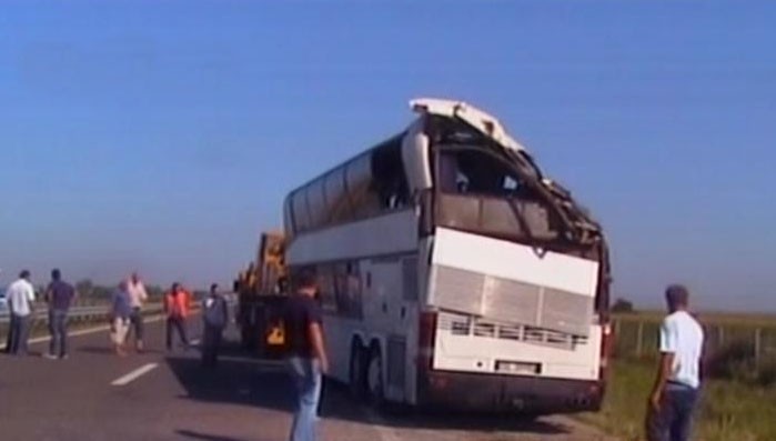 INDIJA TRAGEDIA BUSA