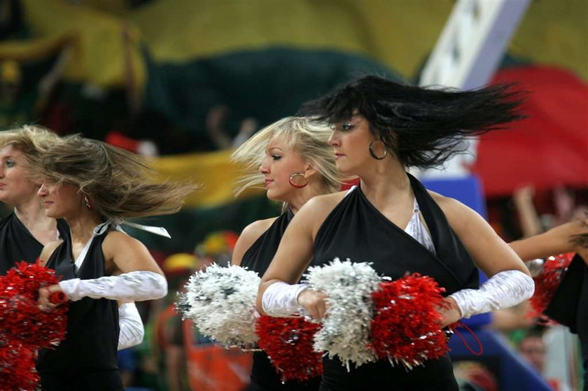 Seksowne cheerleaderki na Eurobaskecie!