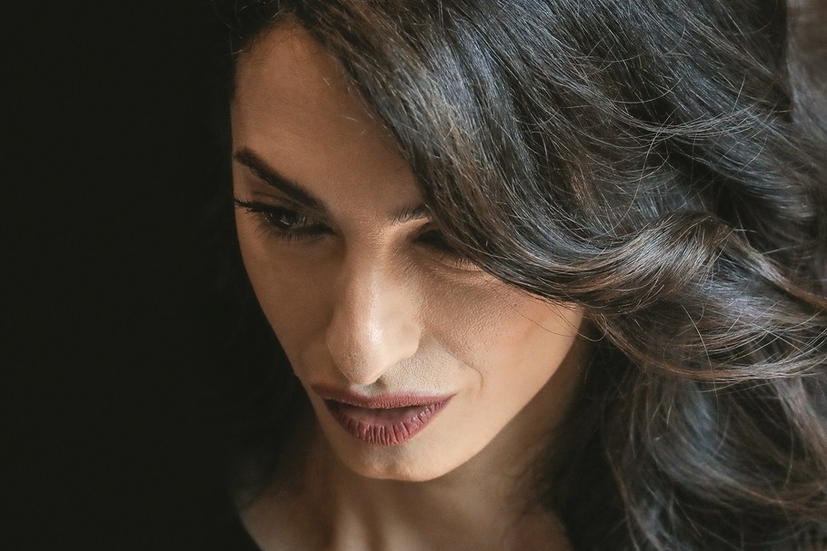 Amal Clooney: - Jeśli z powodu mojej popularności więcej osób zrozumie, co się dzieje z moimi klientkami, to uważam, że warto ją wykorzystać.