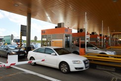Bramki na autostradzie A1 otwarte. Kierowcy o tym nie wiedzą i próbują płacić