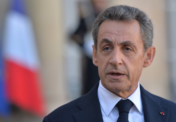 Sarkozy krytykuje Hollande'a po atakach: Stracono zbyt wiele czasu