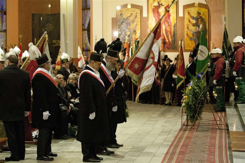 Gwizdy i krzyki, bo prezydent  oddawał hołd zabitym górnikom