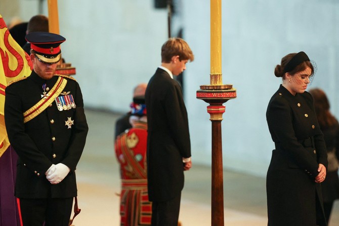 Džejms vikont Severn, princ Hari i princeza Evgenija foto: Ian Vogler/ AFP