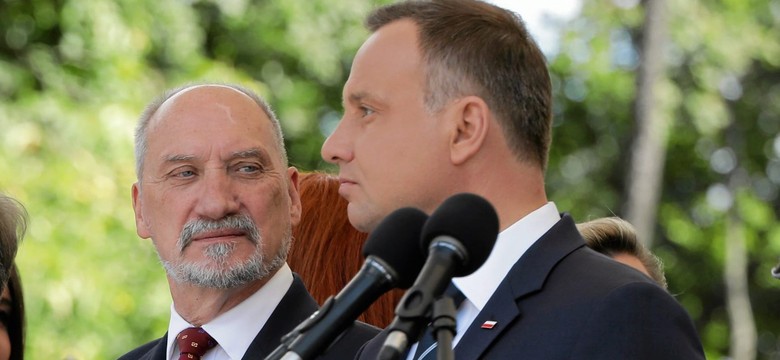 "Decyzja ma symboliczny charakter". Prezydent ułaskawił byłego posła skazanego za obronę godności Jana Pawła II