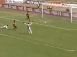 Zobacz, jak piłkarz zrobił z siebie błazna