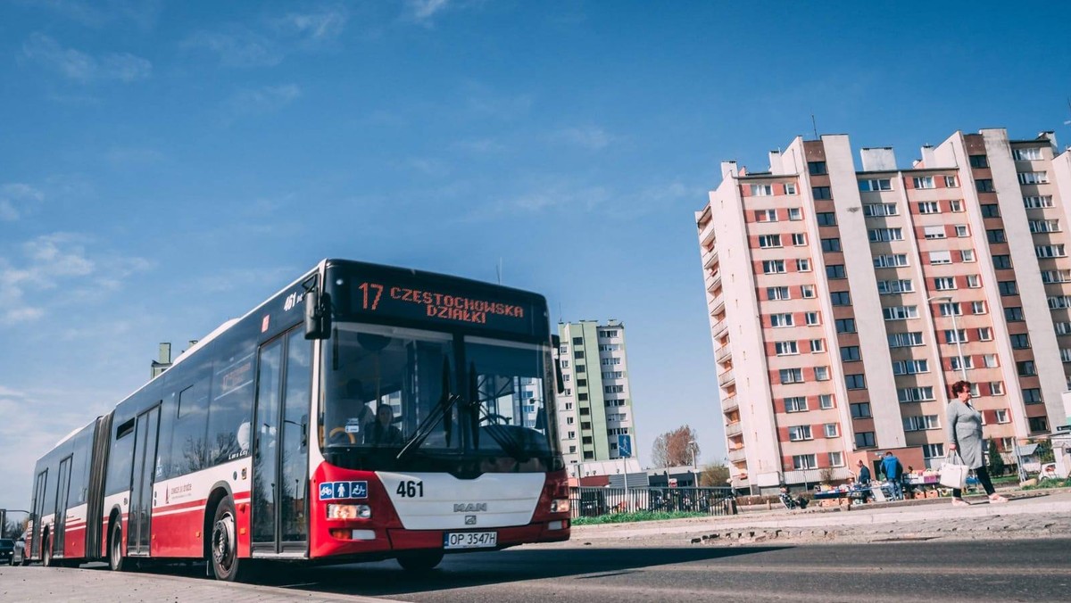 Kierowcy MZK w liście skierowanym do prezydenta Opola skarżą się na łamanie praw pracowniczych w miejskiej spółce. Chodzi przede wszystkim o brak możliwości wykorzystania przez nich całego urlopu, który im przysługuje. Dodatkowo, jak podkreślają, ich czas pracy jest stale zwiększany. W reakcji na list Arkadiusz Wiśniewski zapowiedział, że poprosi radę nadzorczą MZK o złożenie wyjaśnień.