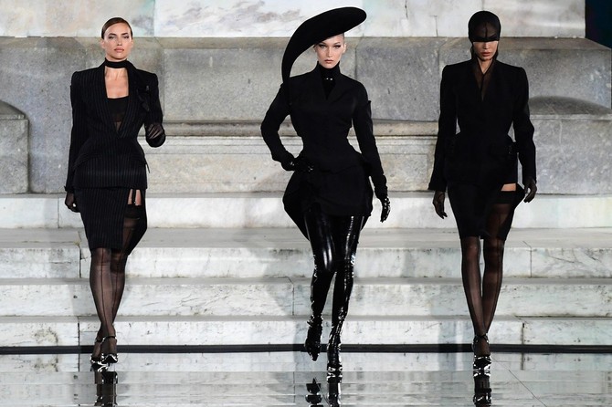 Irina, Bela i Điđi Hadid