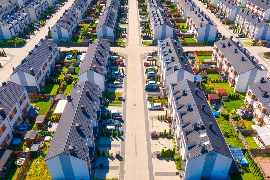 Nowelizacja ustawy o planowaniu i zagospodarowaniu przestrzennym wprowadza istotne zmiany na rynku nieruchomości. Wartość niektórych domów może znacząco spaść, przestrzega ekspert