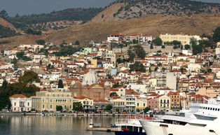 Premier Micotakis wzywa migrantów, by nie przyjeżdżali do Grecji