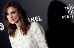 Znikająca Keira Knightley na premierze 'Zacznijmy od nowa' [ZDJĘCIA]